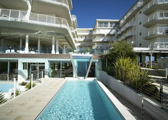 Le Soleil Hotel